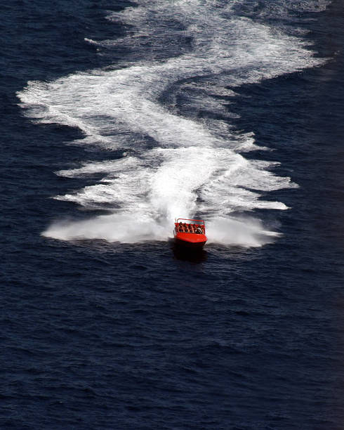 corrida de barcos de velocidade selvagem - wake jet boat water water sport imagens e fotografias de stock