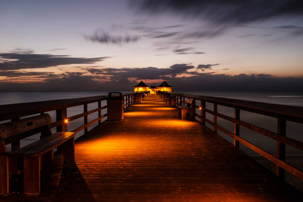 golfo de méxico - naples - florida - florida naples florida pier beach fotografías e imágenes de stock