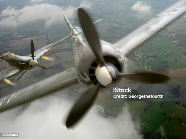 Combate Aéreo Foto de stock y más banco de imágenes de Movimiento - Movimiento, Combate aéreo, Luchar