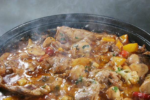 kaninchen stew - stewing steak stock-fotos und bilder