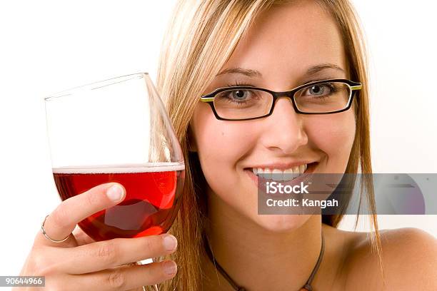 Rotwein 2 Stockfoto und mehr Bilder von 20-24 Jahre - 20-24 Jahre, 25-29 Jahre, Alkoholisches Getränk
