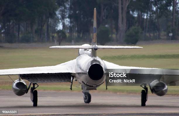 Hawker Hunter - Fotografias de stock e mais imagens de Alfalto - Alfalto, Asa de aeronave, Avião