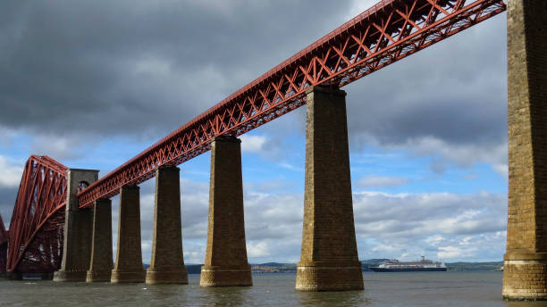 firth de cuarto puente en ángulo - scotland texas fotografías e imágenes de stock