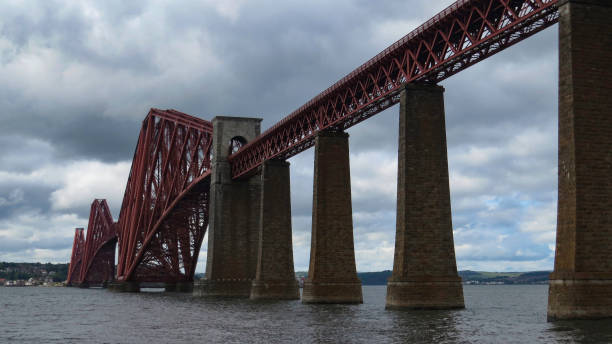 firth de cuarto puente - marea alta - scotland texas fotografías e imágenes de stock