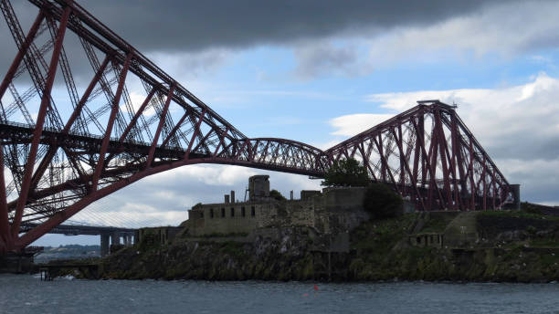 firth de cuarto puente y inchgarvie - scotland texas fotografías e imágenes de stock