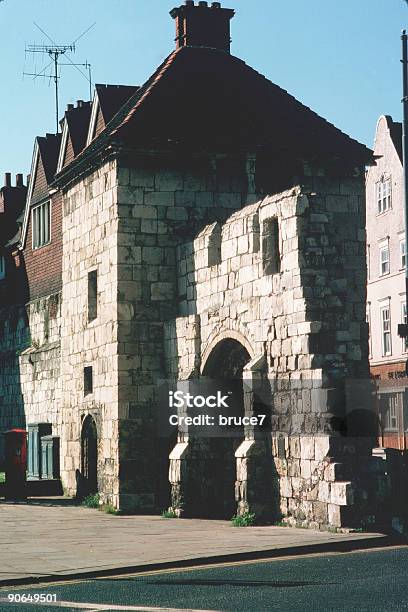 Porta Romana A York Regno Unito - Fotografie stock e altre immagini di Muro fortificato - Muro fortificato, Scalinata, York - Yorkshire