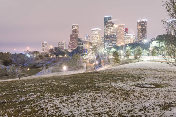 istock Unusual snow in Downtown Houston and snowfall at Eleanor Park 906506654
