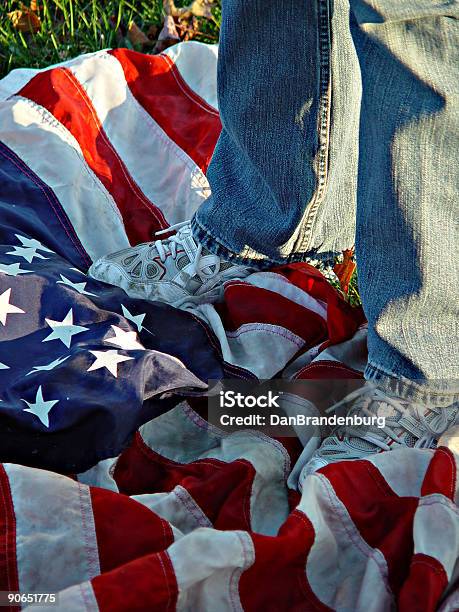 Auf Der Flagge Stockfoto und mehr Bilder von Amerikanische Flagge - Amerikanische Flagge, Demonstrant, Farbbild