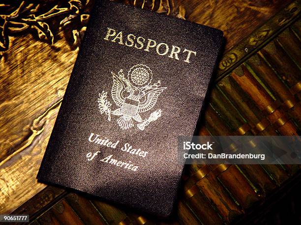 Foto de Passaporte De Viagem e mais fotos de stock de Comunicação Global - Comunicação Global, EUA, Exploração