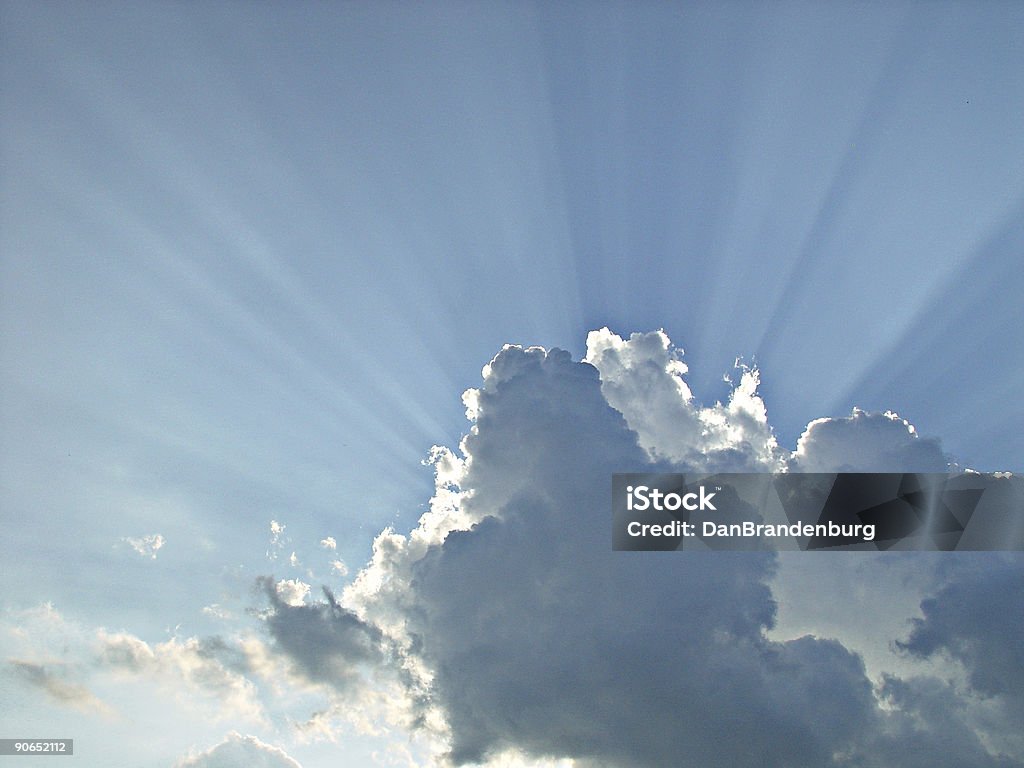 Illumination nuages - Photo de Pluie libre de droits