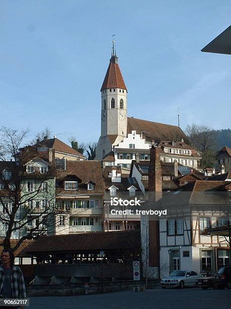 Foto de Igreja Em Thun Suíça e mais fotos de stock de Colina - Colina, Europa - Locais geográficos, Fotografia - Imagem