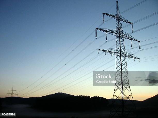 電力の夕日 - ます目のストックフォトや画像を多数ご用意 - ます目, カラー画像, コミュニケーション