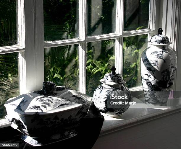 Speisen In Einem Fenster Stockfoto und mehr Bilder von Essgeschirr - Essgeschirr, Farbbild, Fenster