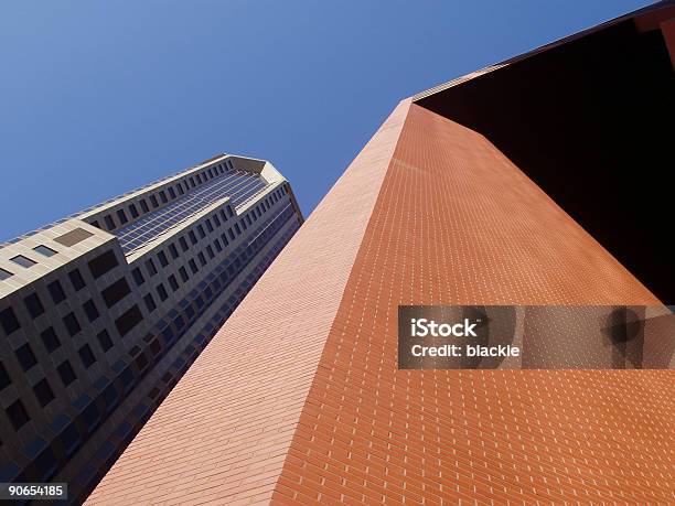 Edifício De Arquitectura Empresarial - Fotografias de stock e mais imagens de Ao Ar Livre - Ao Ar Livre, Arquitetura, Aventura