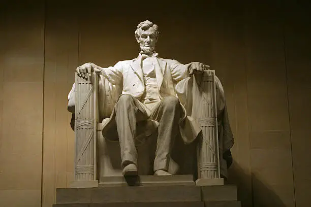 Photo of Lincoln memorial in white marble