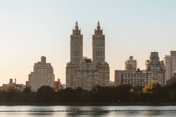 istock Buildings in Manhattan - New York 906562184