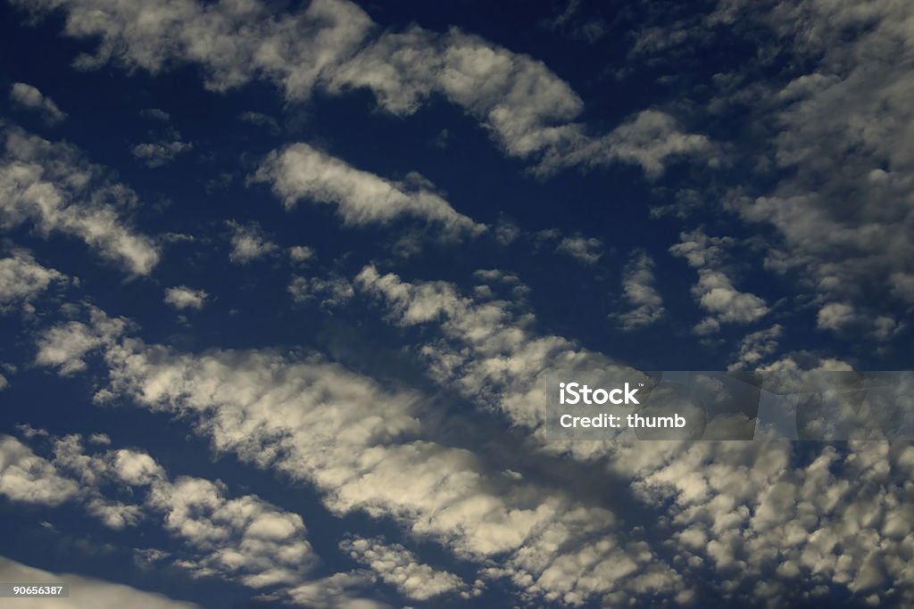 Cielo nuvoloso#2 - Foto stock royalty-free di Astratto