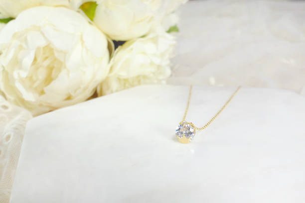 istock Necklace, Jewelry, Diamond, Accessories 906569998