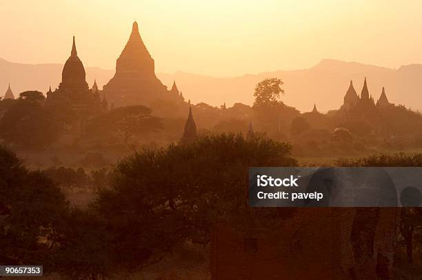 Tempel Von Bagan Stockfoto und mehr Bilder von Abenddämmerung - Abenddämmerung, Archäologische Zone Bagan, Buddhismus