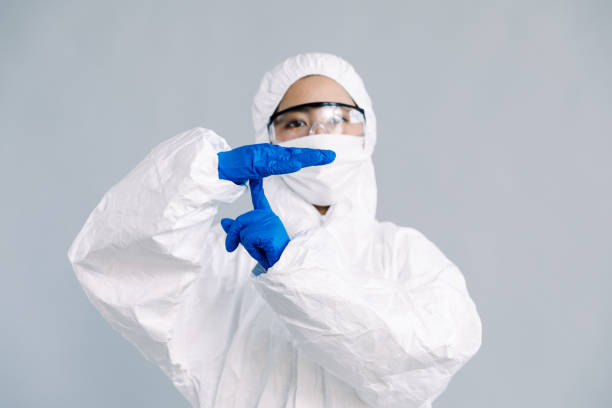 istock Asian female scientist say STOP, studio shot 906575556