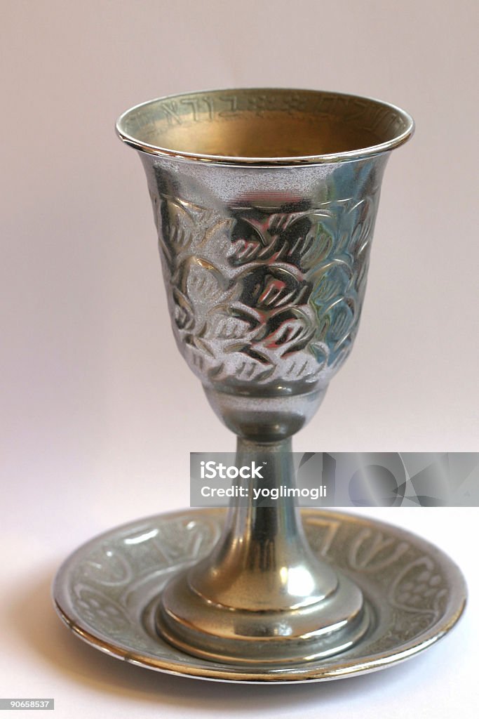 Coppa per il Kiddush - Foto stock royalty-free di Argentato