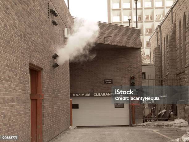 Costas Alley - Fotografias de stock e mais imagens de Alberta - Alberta, Beco, Acordo