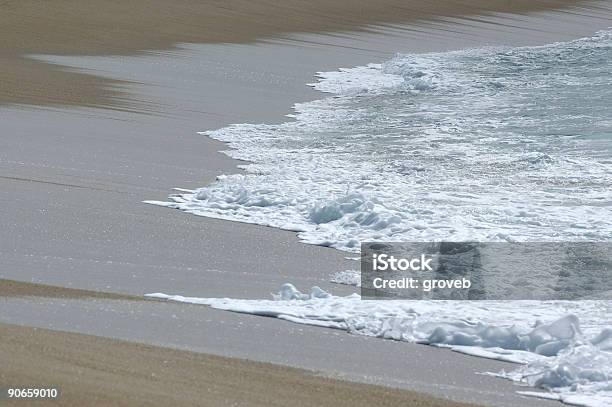 Onda Na Praia - Fotografias de stock e mais imagens de Ao Ar Livre - Ao Ar Livre, Areia, Baía