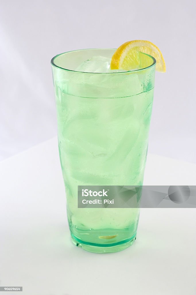 De l'eau glacée au citron vert verre - Photo de Beauté de la nature libre de droits