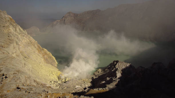 istock Kawah Ijen, Volcanic crater, where sulfur is mined 906606320