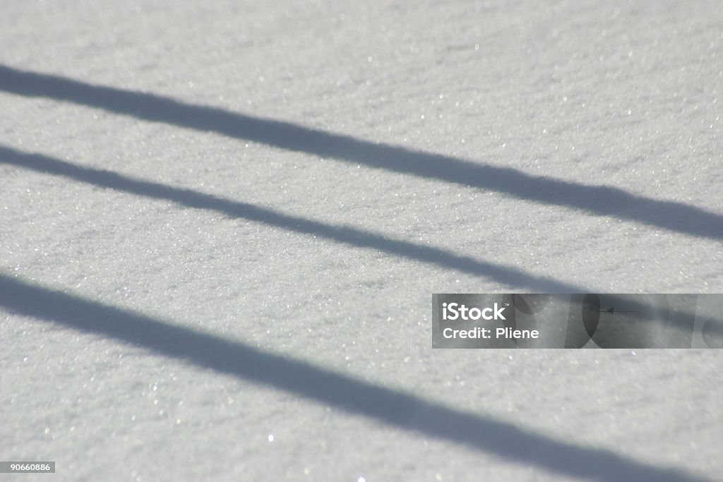 Fresca neve con ombra - Foto stock royalty-free di Composizione orizzontale