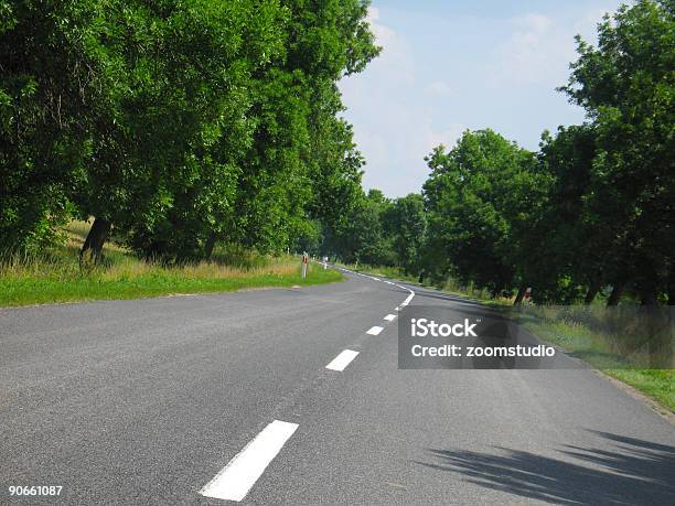 Photo libre de droit de Route Journée Ensoleillée banque d'images et plus d'images libres de droit de Voiture - Voiture, Voyage en voiture, Activité physique