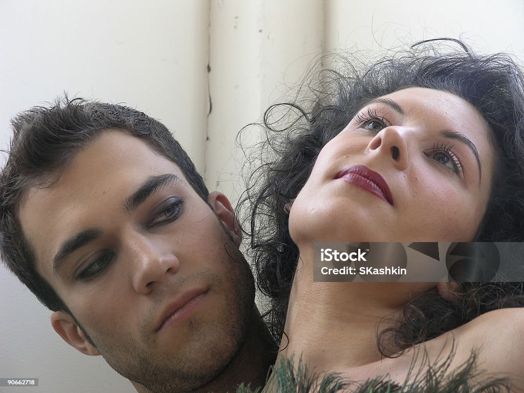 Uomo e Donna - 9 - Foto stock royalty-free di Abbracciare una persona