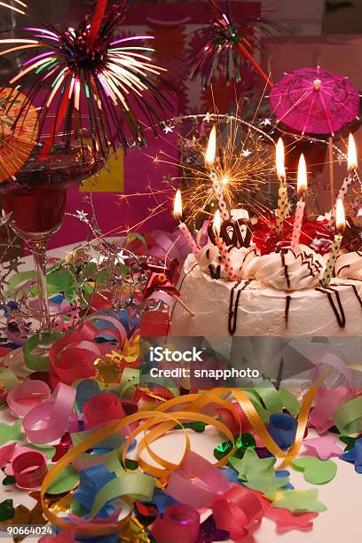 Party Stockfoto und mehr Bilder von Fröhlich - Fröhlich, Geburtstag, Aufregung
