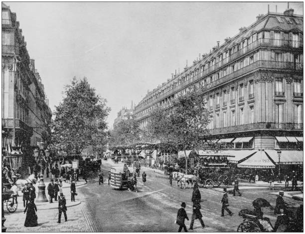 세계의 유명한 사이트의 고 대 사진: 큰 거리, 파리, 프랑스 - boulevard stock illustrations