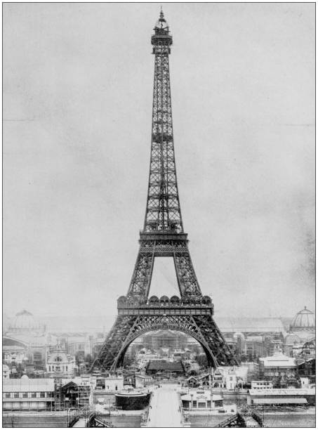 세계의 유명한 사이트의 고 대 사진: 에펠 탑, 파리, 프랑스 - paris france eiffel tower tower retro revival stock illustrations