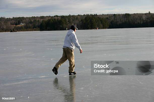 Foto de Dia No Lago e mais fotos de stock de Adolescente - Adolescente, Adulto, Congelado