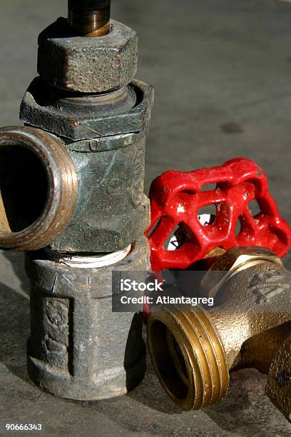 Schalte Ventilpaar Stockfoto und mehr Bilder von Farbbild - Farbbild, Flüssigkeitshahn, Fotografie