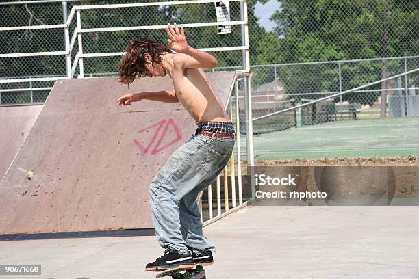 Skateboarder On 가로장 12에 대한 스톡 사진 및 기타 이미지 - 12, 14-15 살, 16-17 살