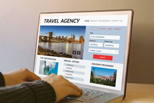 istock Travel agency concept on laptop computer screen 906727318