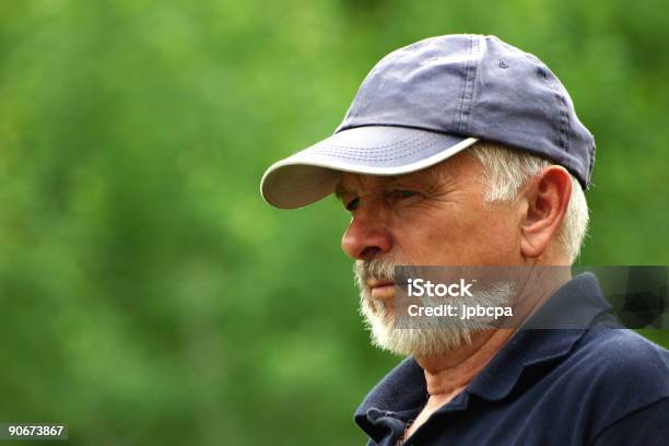 Nonno - Fotografie stock e altre immagini di Adulto - Adulto, Affidabilità, Baffo - Peluria del viso