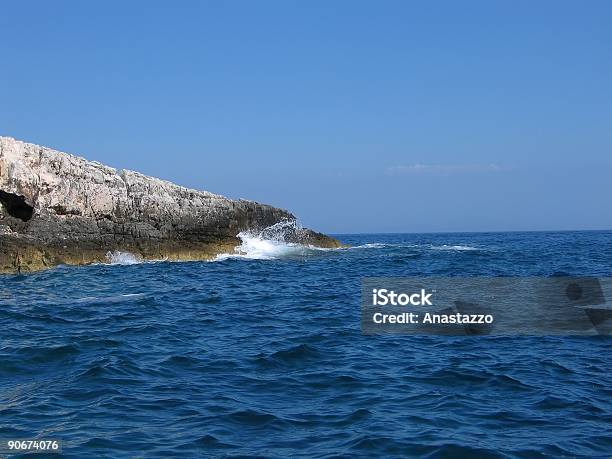 Wave Blast Auf Felsigen Küste Stockfoto und mehr Bilder von Adriatisches Meer - Adriatisches Meer, Besuchen, Blau