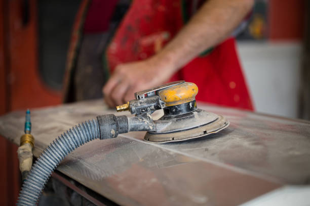 istock Auto repair jobs 906741170