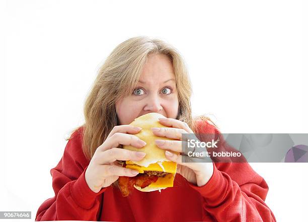Гамбургер Binge Seriesдо — стоковые фотографии и другие картинки Бургер - Бургер, Зрелые женщины, Большой