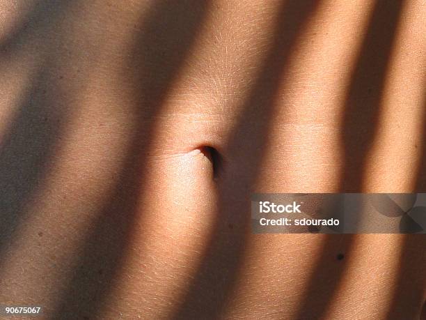 Vientre Foto de stock y más banco de imágenes de Desnudo - Desnudo, Fémina, Primer plano