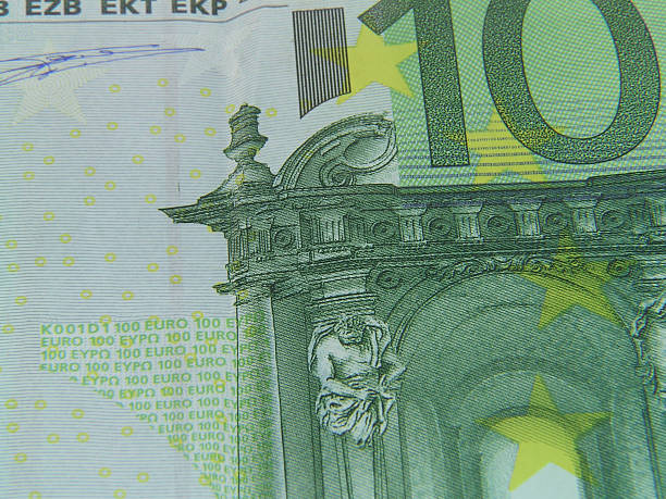 close-up de cem euros - hologram currency animal economie imagens e fotografias de stock