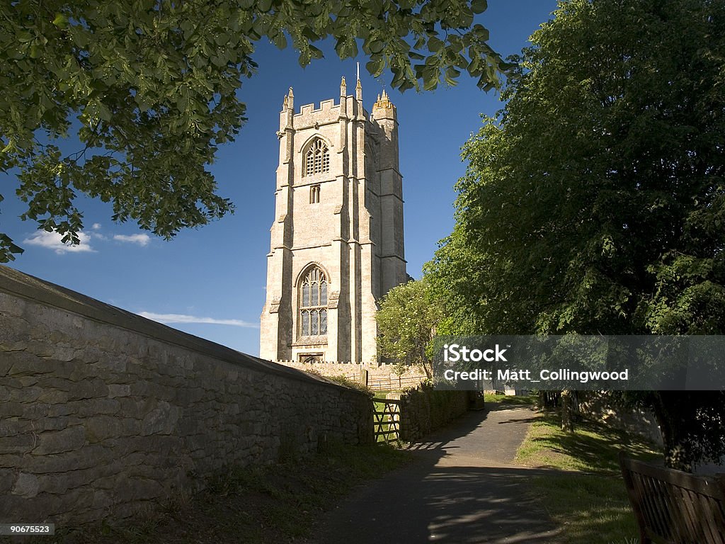Iglesia En Inglés Foto de stock y más banco de imágenes de Aire libre - Aire libre, Aldea, Antiguo - iStock Iglesia En Inglés Foto de stock y más banco de imágenes de Aire libre - Aire libre, Aldea, Antiguo - iStock