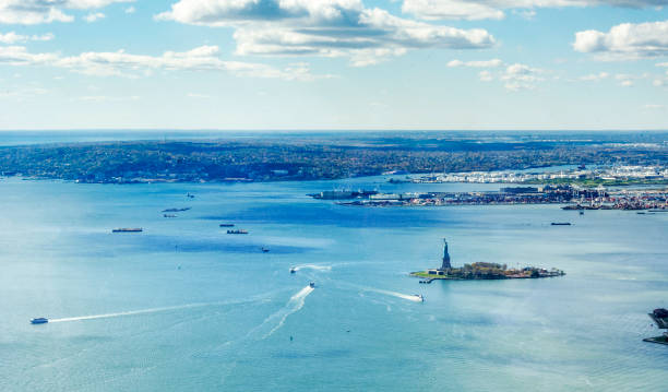 뉴욕에서 위만 - staten island new york harbor sea harbor 뉴스 사진 이미지