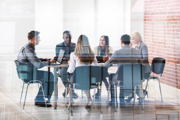istock Businesspeople In Meeting 906762448