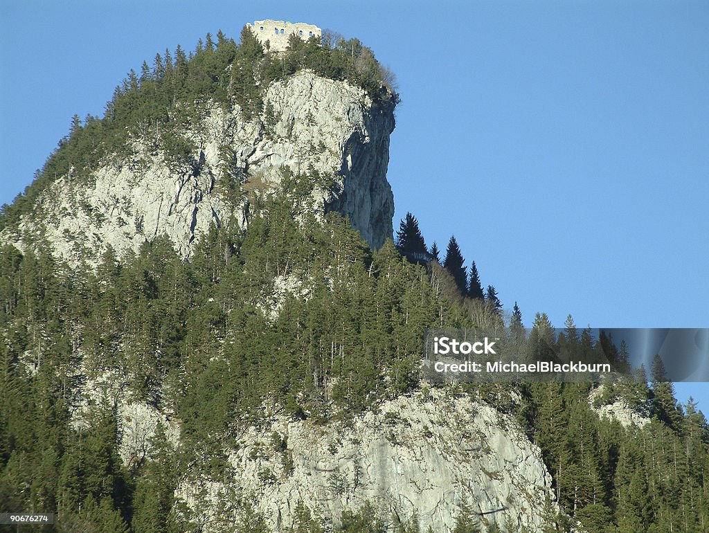 Lugares-Austria, ruinas en la montaña - Foto de stock de Acantilado libre de derechos