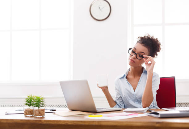 istock Business woman working on laptop at office 906768932